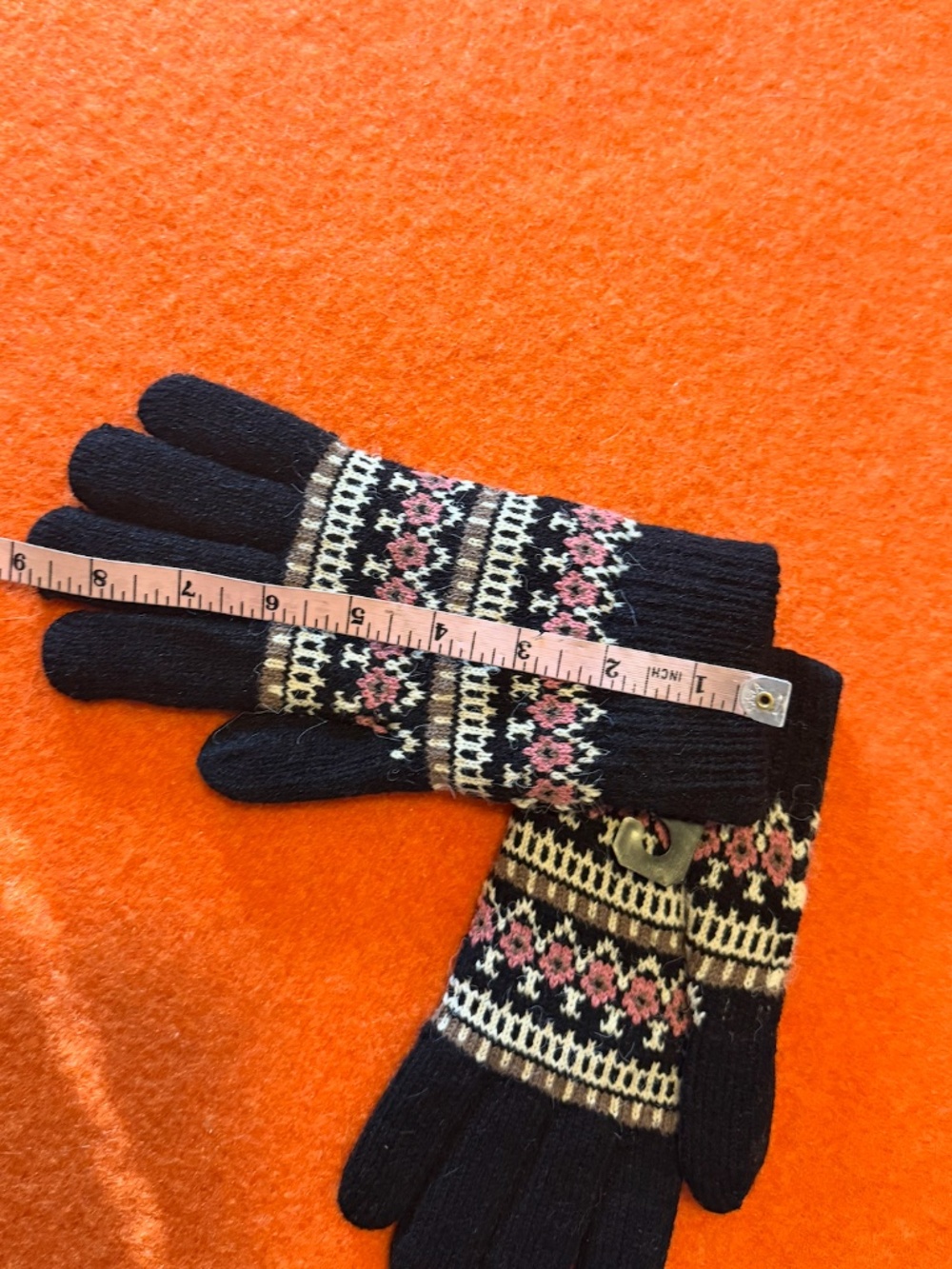 Black, pink and cream nordic jacquard gloves NWT - Picture 7 of 10